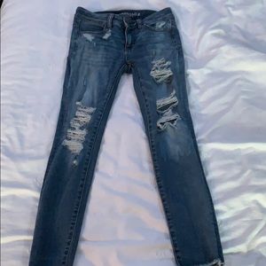 American Eagle Ripped Crop Jegging